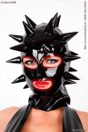 Maske fr Damen anatomisch, mit Spikes und Kontrastfarbe, getaucht